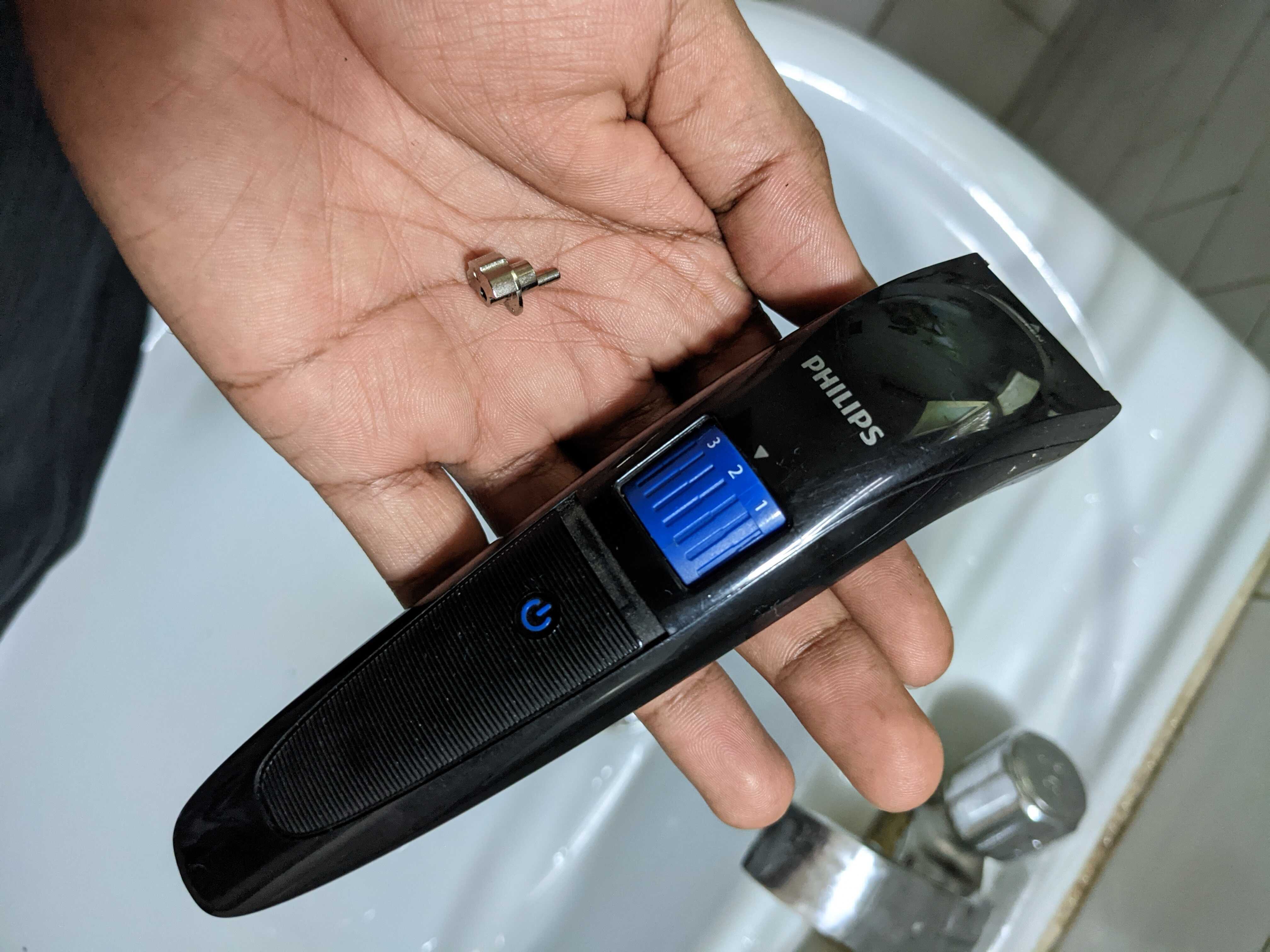 Beard trimmer