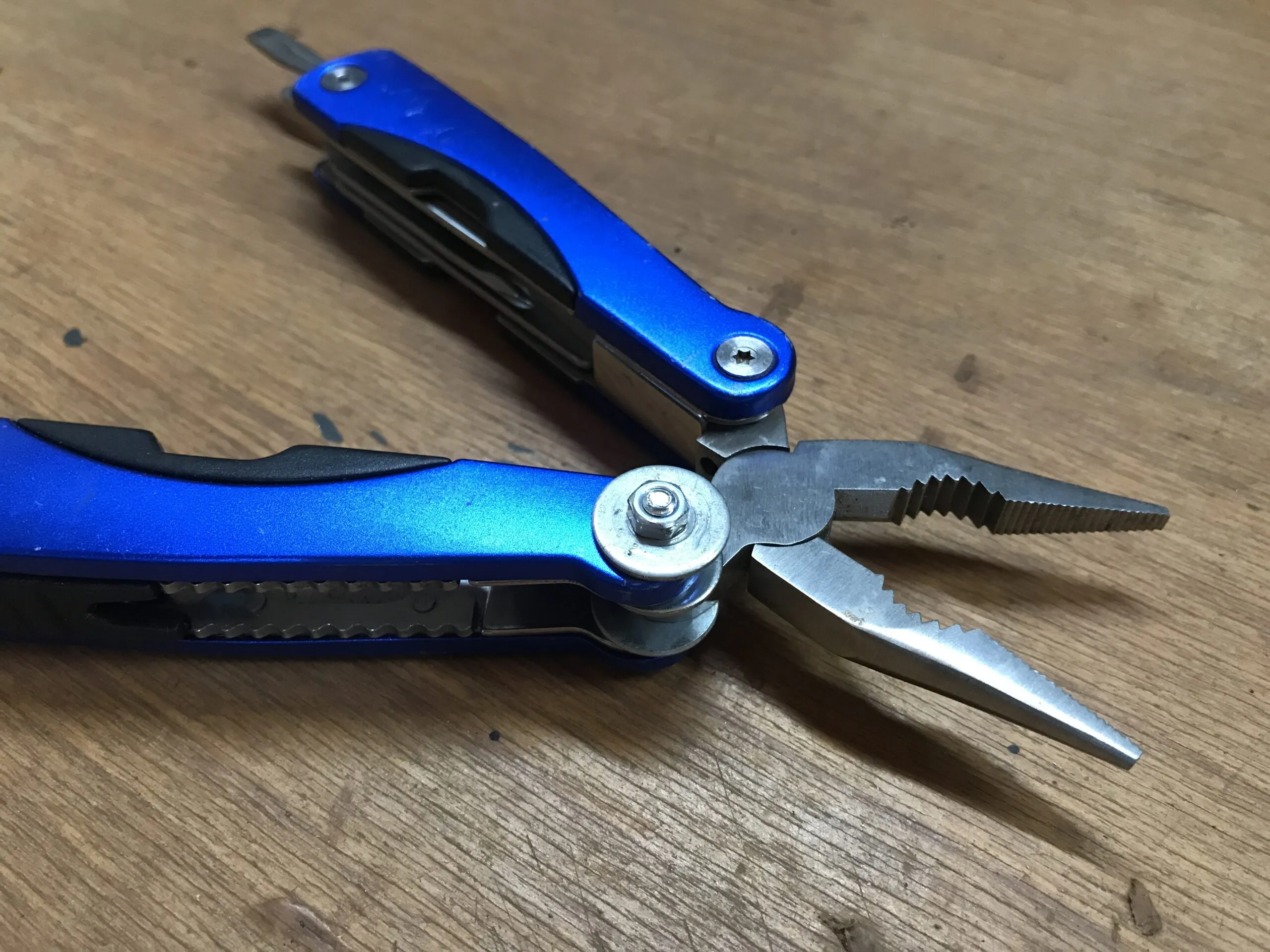 Blue switchblade