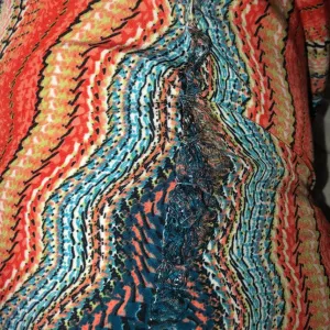Calça recosturada