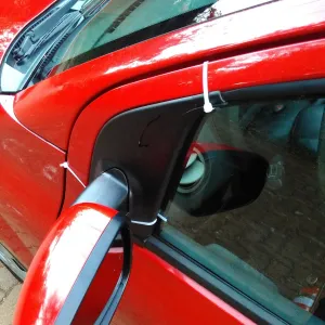Car mirror please don't fall anymore