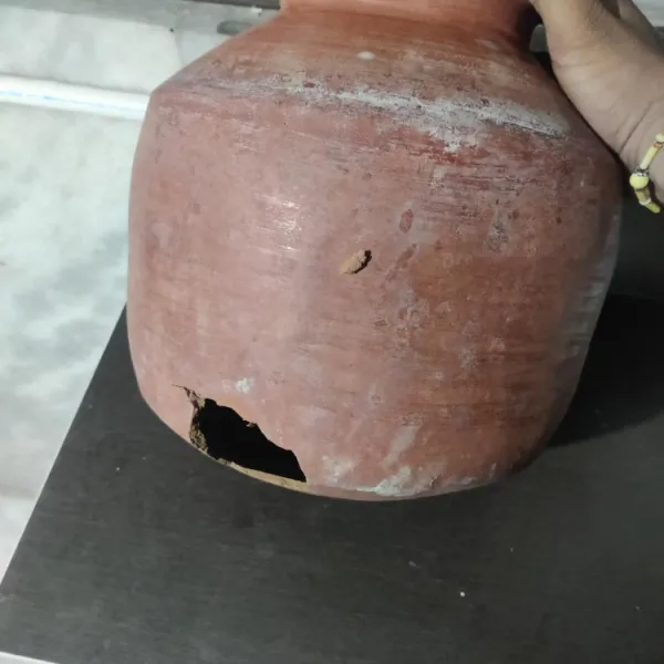 Earthen water jar