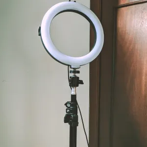 Fez-se luz novamente.