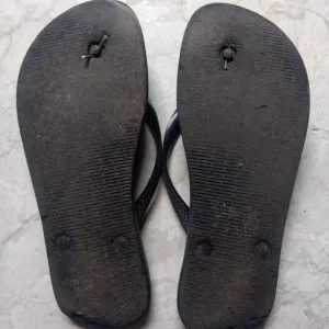 Havaianas com prego