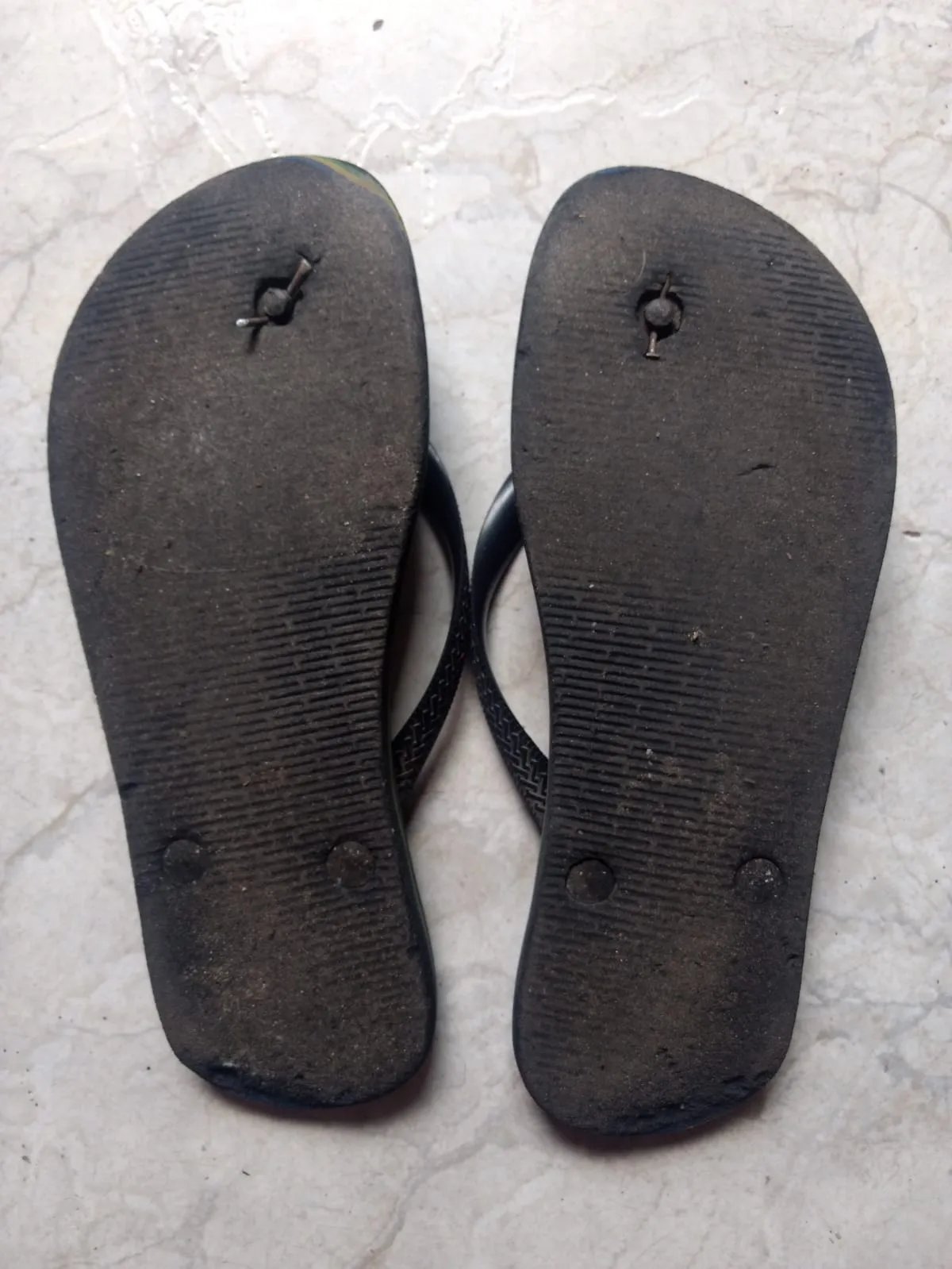Havaianas com prego