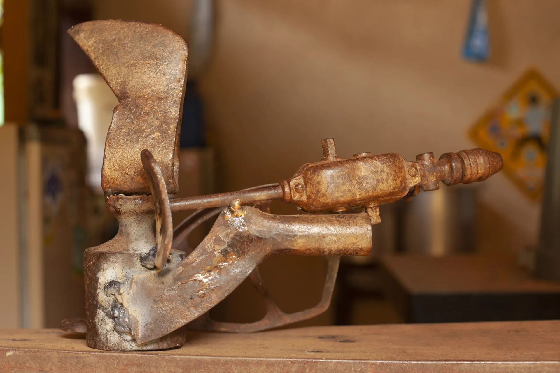 Mauro Alvim sculpture