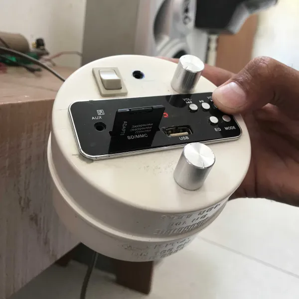 MP3 player recondicionado em tampão de PVC