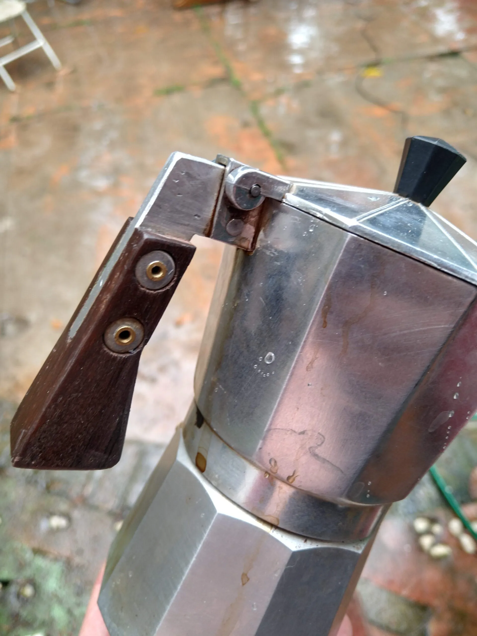 queimei o cabo da cafeteira