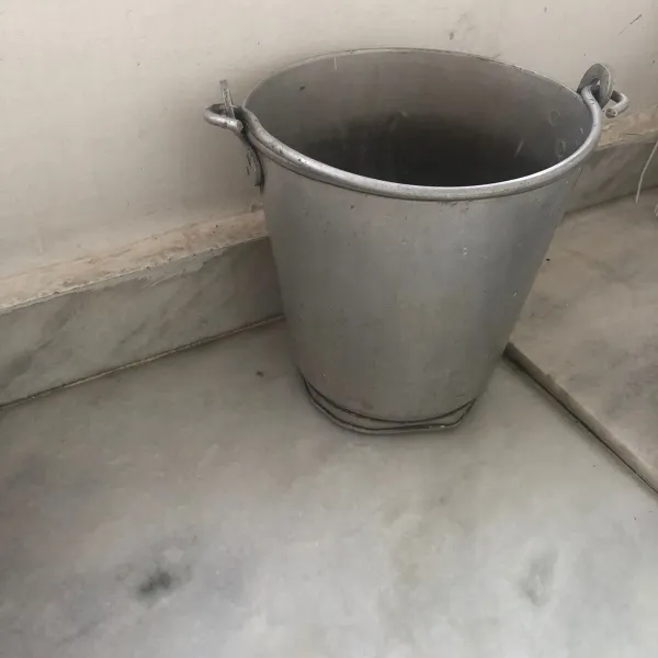 Steel bucket