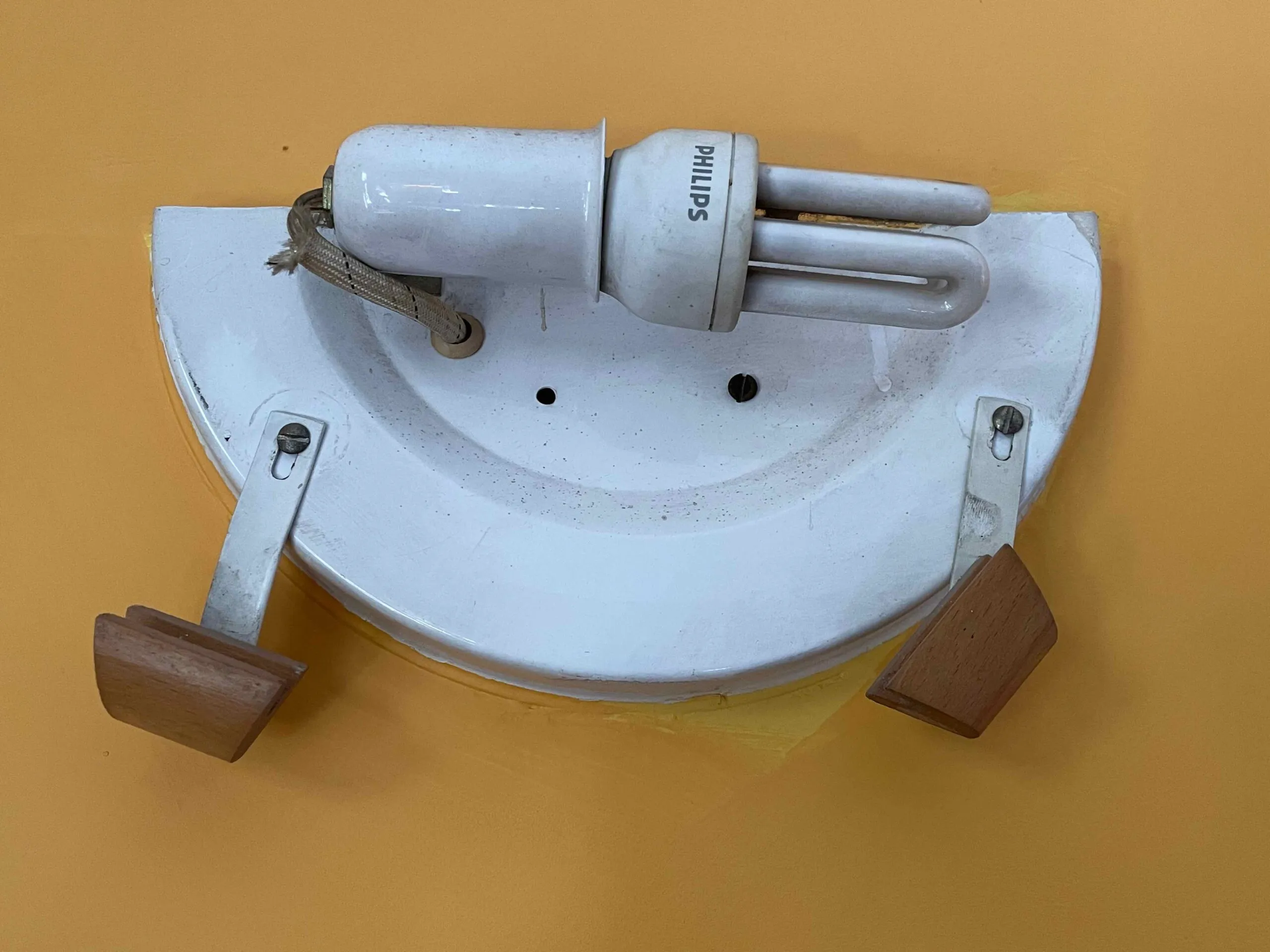 Wall lamp